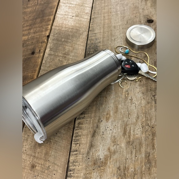 Hidden compartment located in a 30oz stainless steel coffeee tumbler - Picture 1 of 7